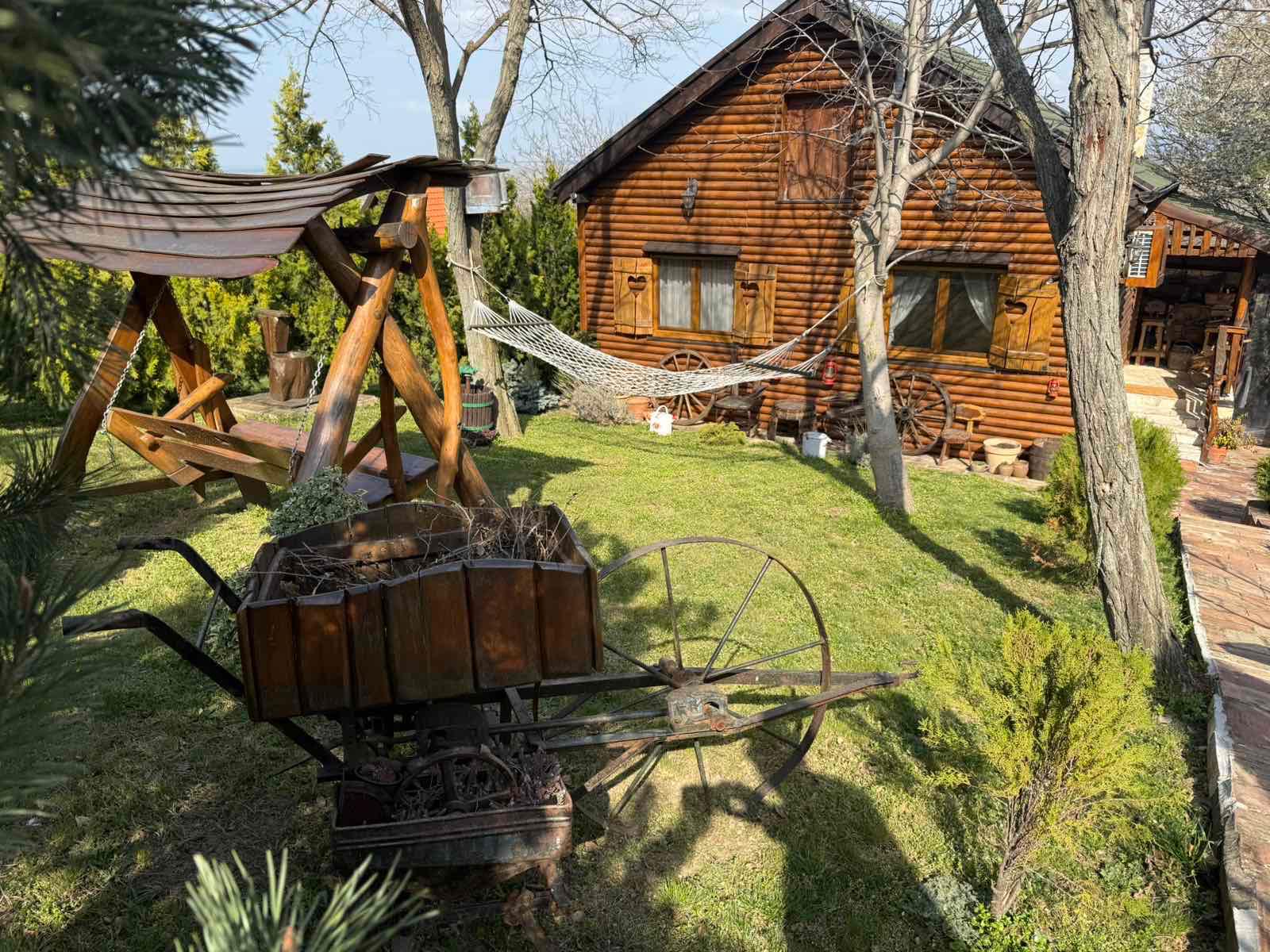 2-217-Na-prodaju-planinska-etno-kuća-u-Malom -Središtu-01